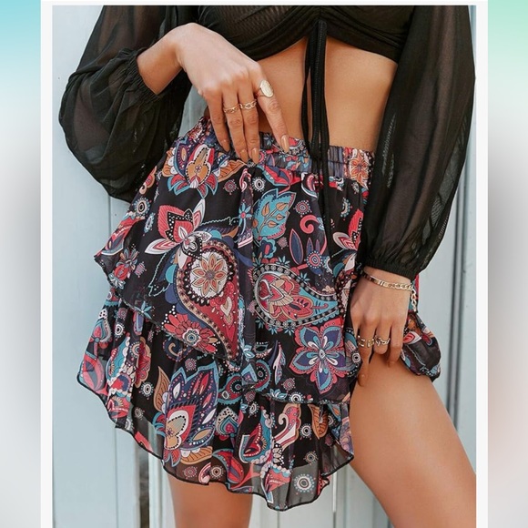NWT High Waisted Layered Boho Paisley Floral Ruffle Mini Skirt | Sz Med/8 - Picture 3 of 9